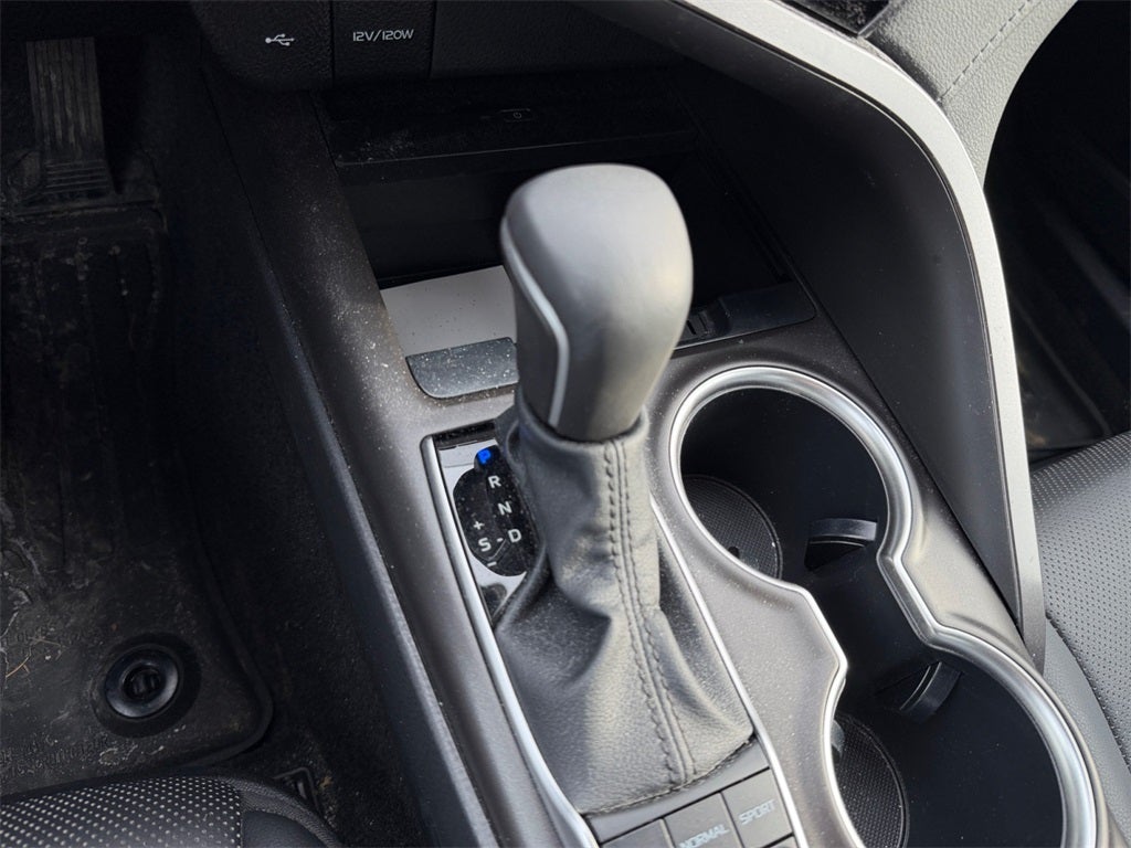 2023 Toyota Camry Hybrid XLE