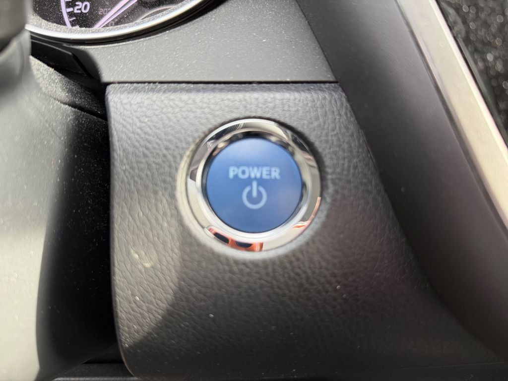 2023 Toyota Camry Hybrid XLE