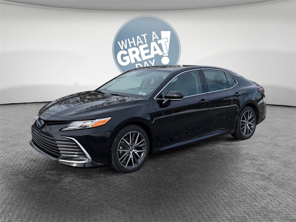 2023 Toyota Camry Hybrid XLE