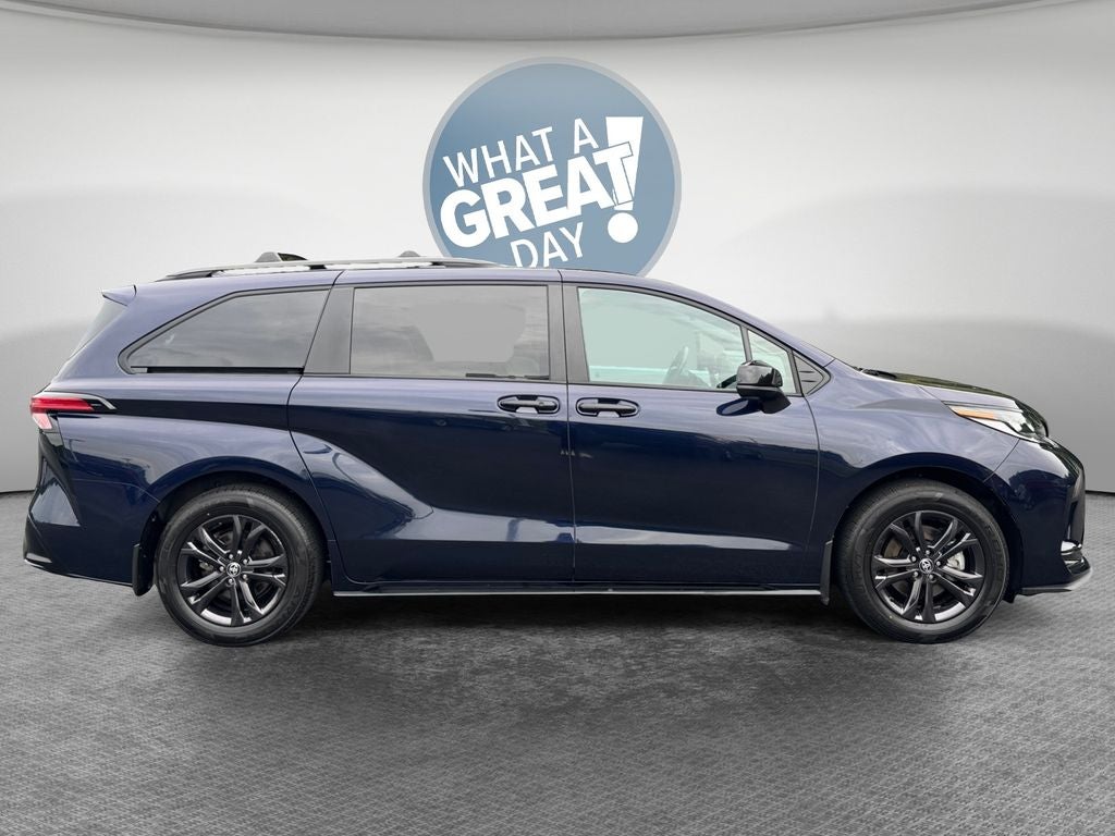 2025 Toyota Sienna XSE 7 Passenger