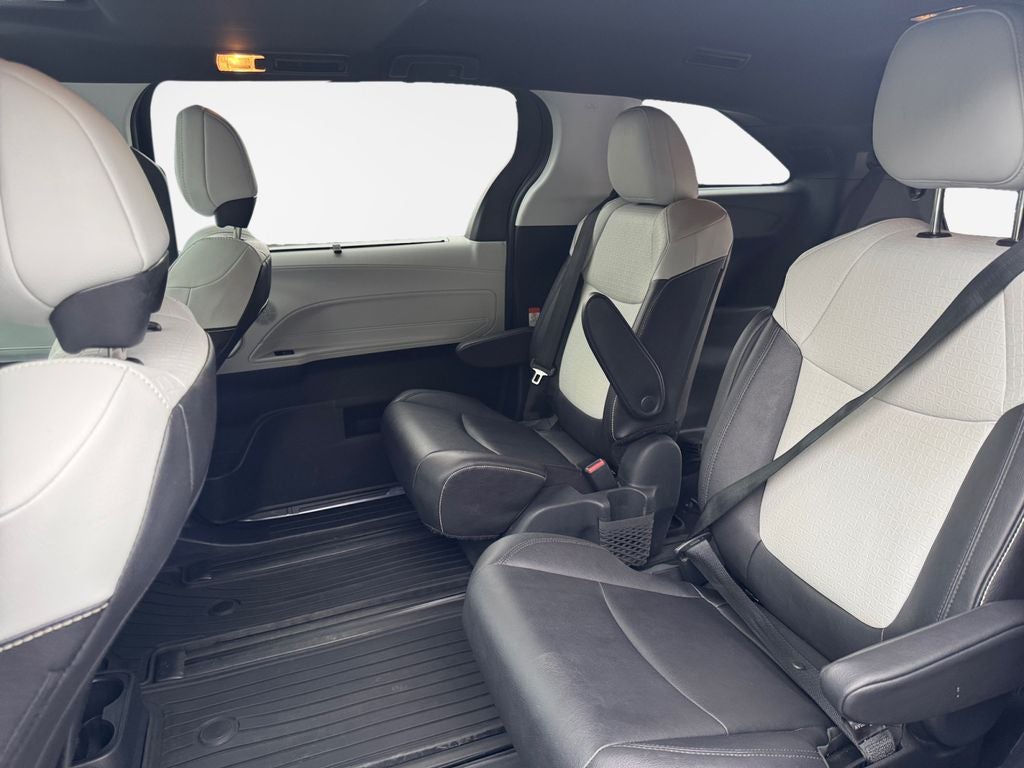 2025 Toyota Sienna XSE 7 Passenger