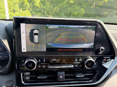 2023 Toyota Highlander Hybrid Platinum