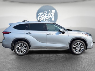 2023 Toyota Highlander Hybrid Platinum