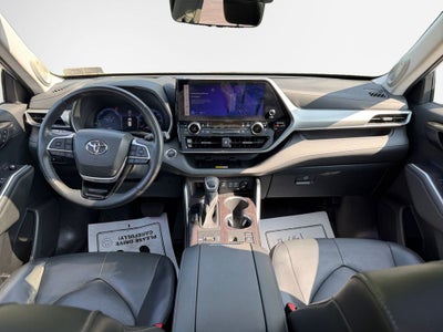 2023 Toyota Highlander Hybrid Platinum