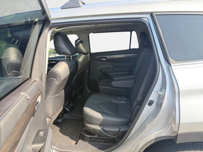 2023 Toyota Highlander Hybrid Platinum