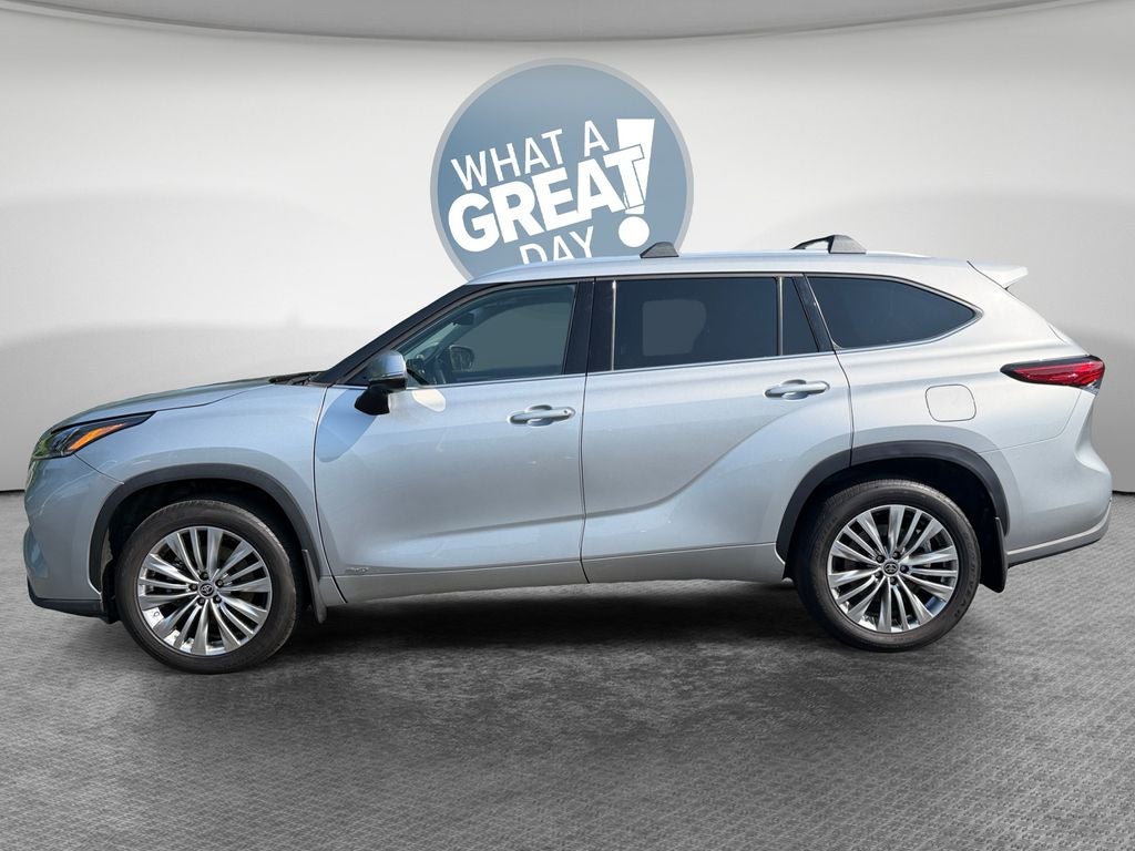 2023 Toyota Highlander Hybrid Platinum