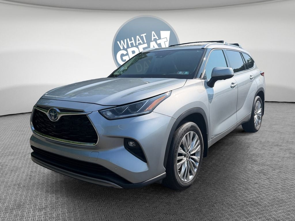 2023 Toyota Highlander Hybrid Platinum