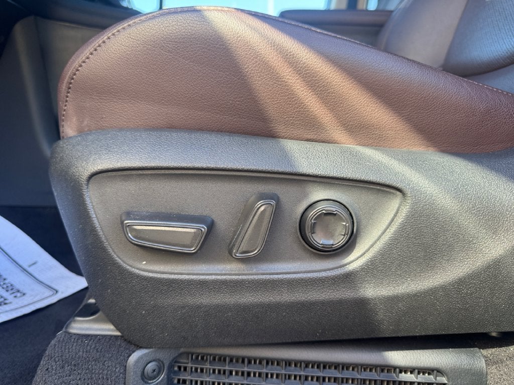 2024 Toyota Sienna Platinum 7 Passenger