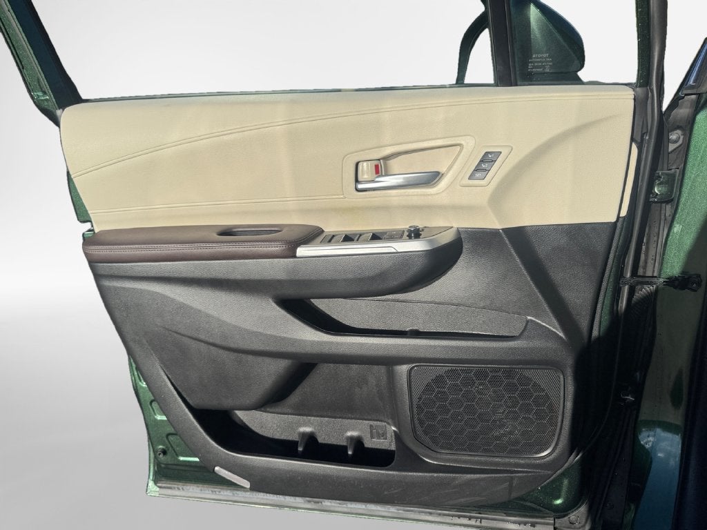 2024 Toyota Sienna Platinum 7 Passenger