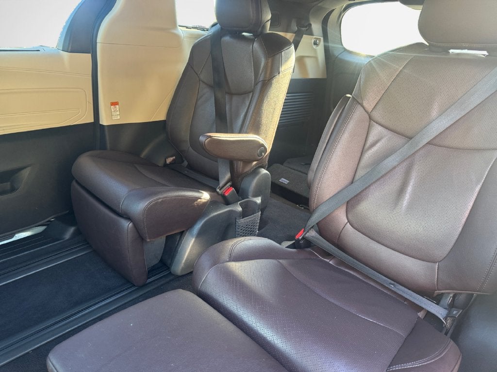 2024 Toyota Sienna Platinum 7 Passenger