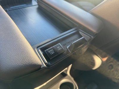 2024 Toyota Sienna Platinum 7 Passenger