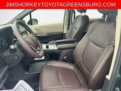 2023 Toyota Sienna Platinum 7 Passenger