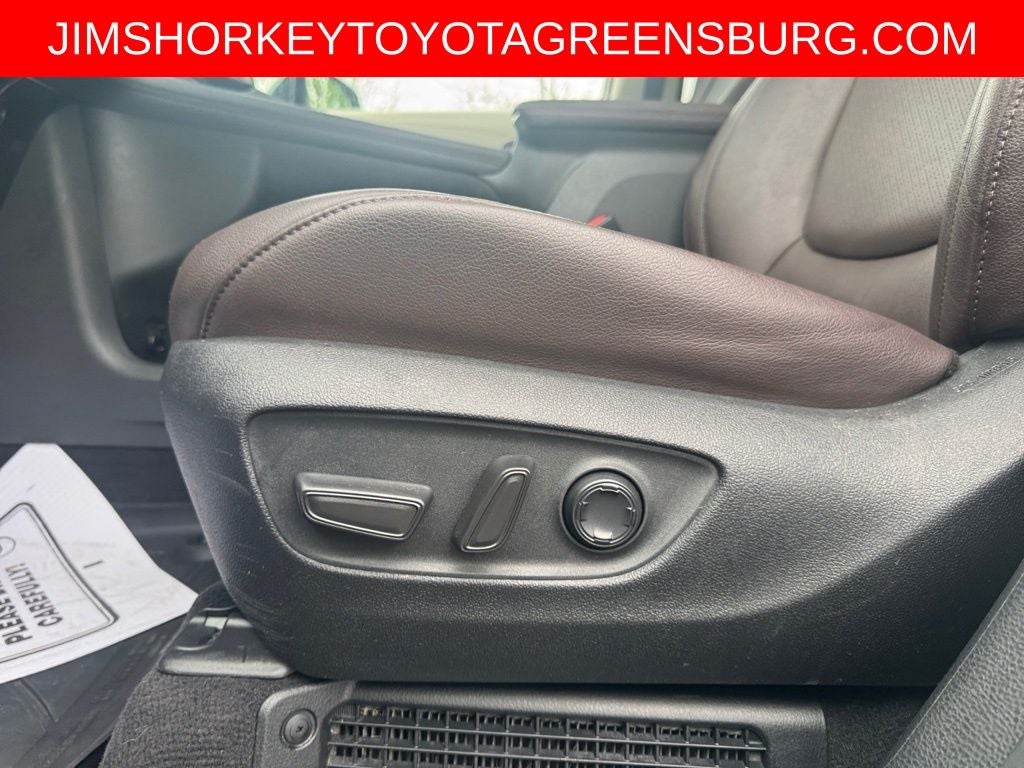 2023 Toyota Sienna Platinum 7 Passenger