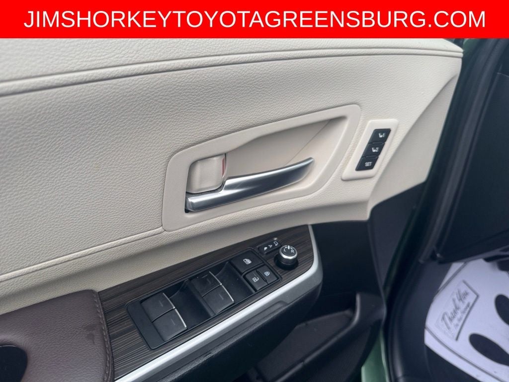 2023 Toyota Sienna Platinum 7 Passenger