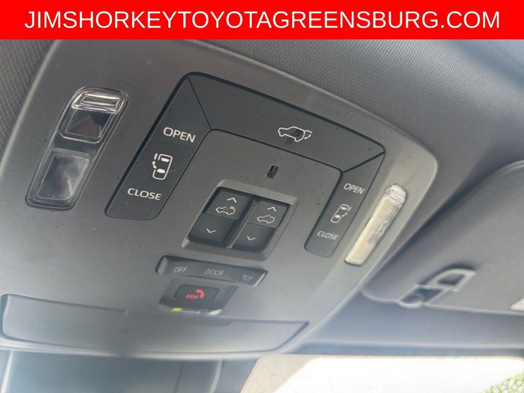 2023 Toyota Sienna Platinum 7 Passenger