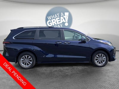 2023 Toyota Sienna XLE