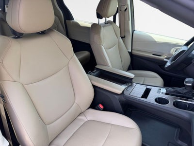 2023 Toyota Sienna XLE