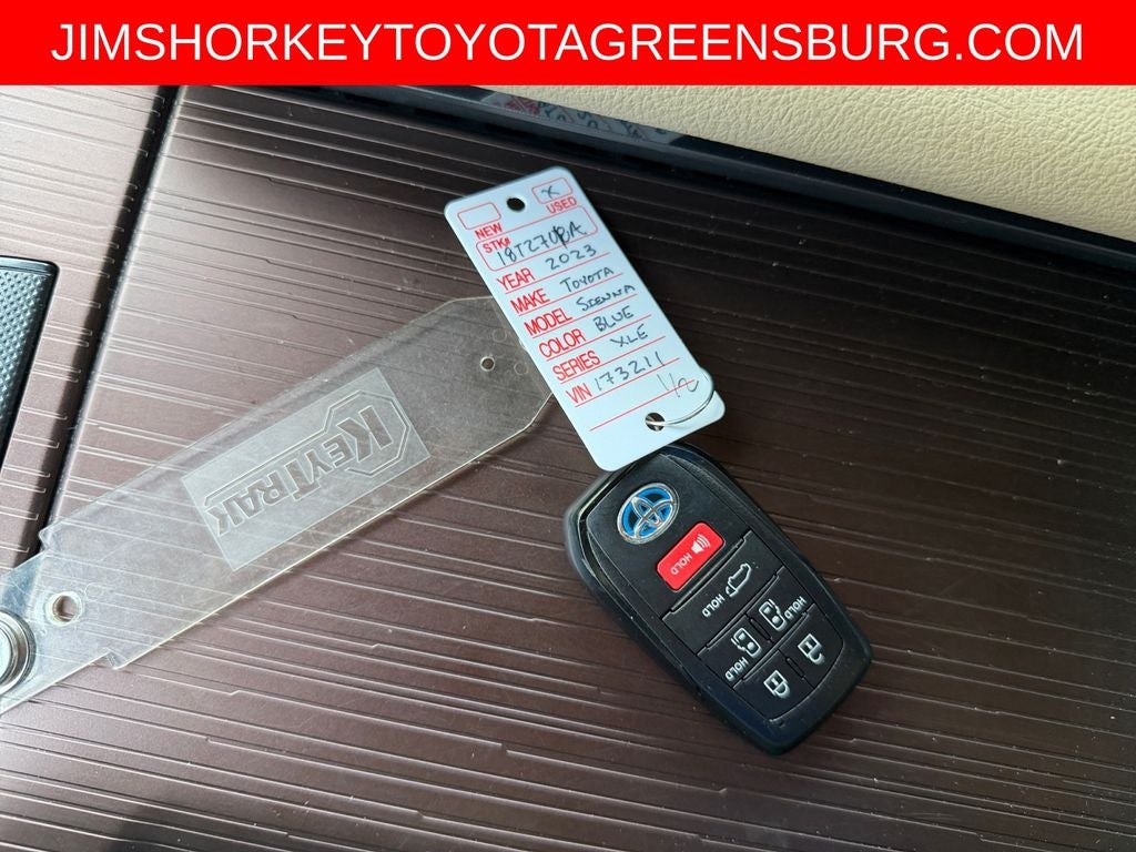 2023 Toyota Sienna XLE