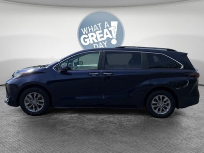 2023 Toyota Sienna XLE