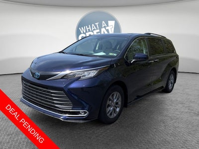 2023 Toyota Sienna XLE