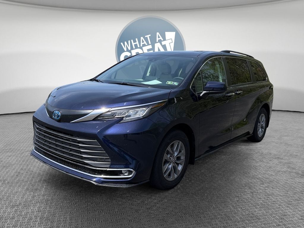 2023 Toyota Sienna XLE