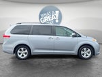 2013 Toyota Sienna LE 8 Passenger