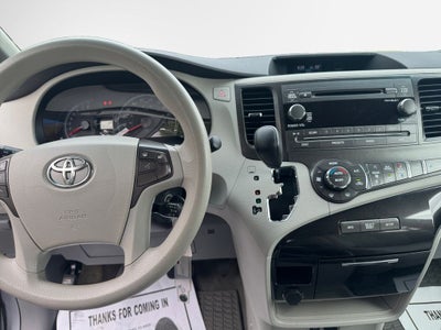 2013 Toyota Sienna LE 8 Passenger