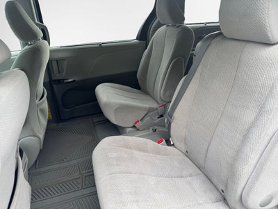 2013 Toyota Sienna LE 8 Passenger