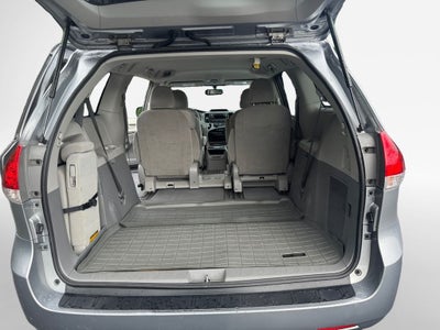 2013 Toyota Sienna LE 8 Passenger