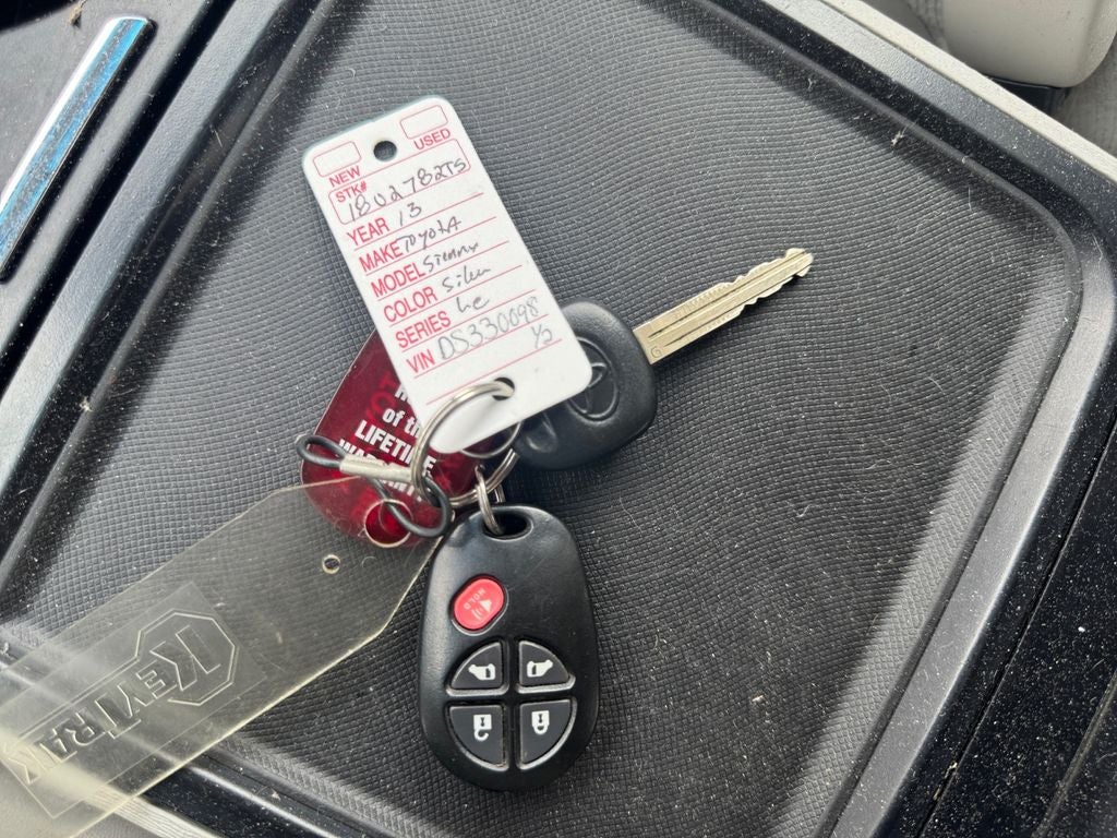 2013 Toyota Sienna LE 8 Passenger