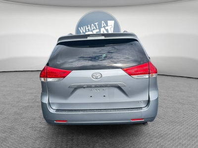 2013 Toyota Sienna LE 8 Passenger