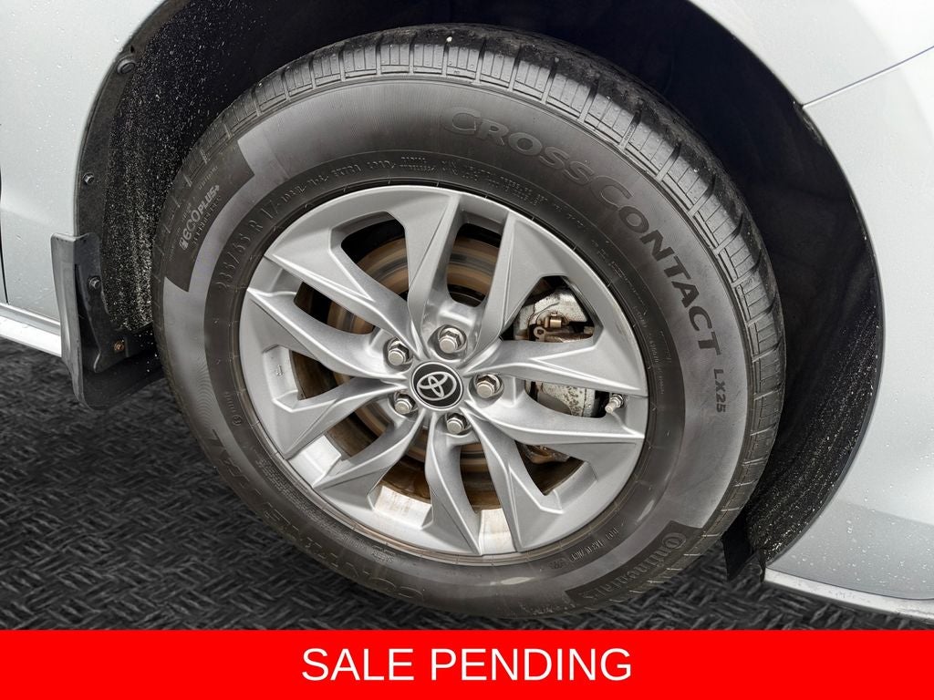 2022 Toyota Sienna LE 8 Passenger