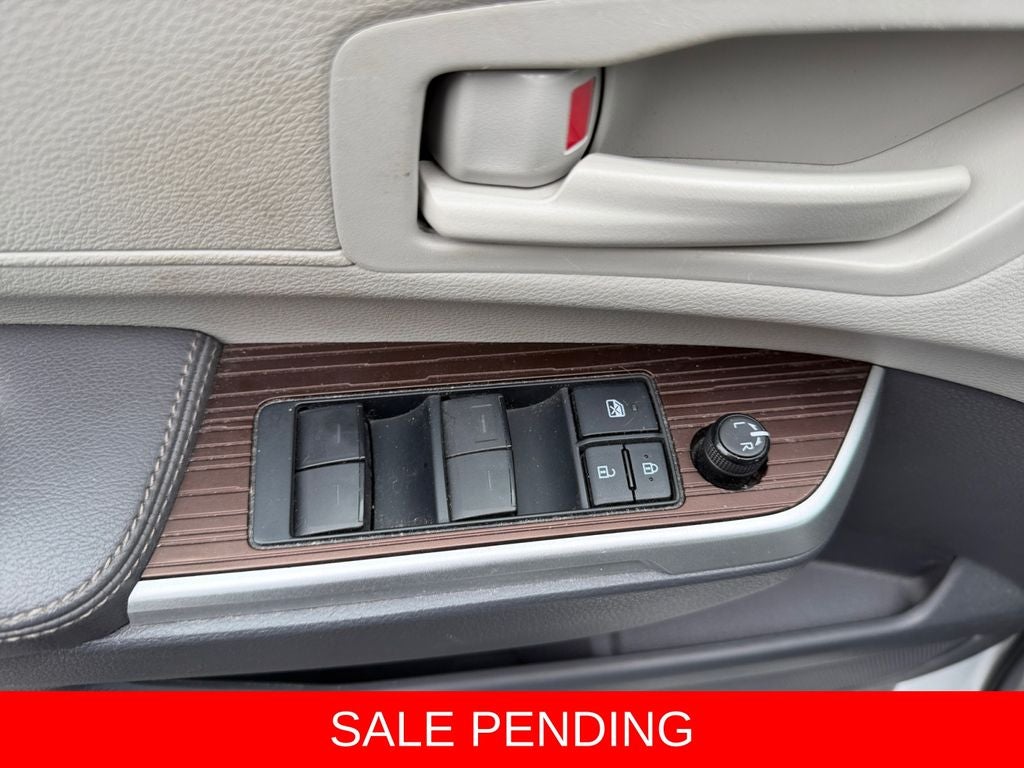 2022 Toyota Sienna LE 8 Passenger