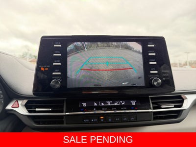 2022 Toyota Sienna LE 8 Passenger