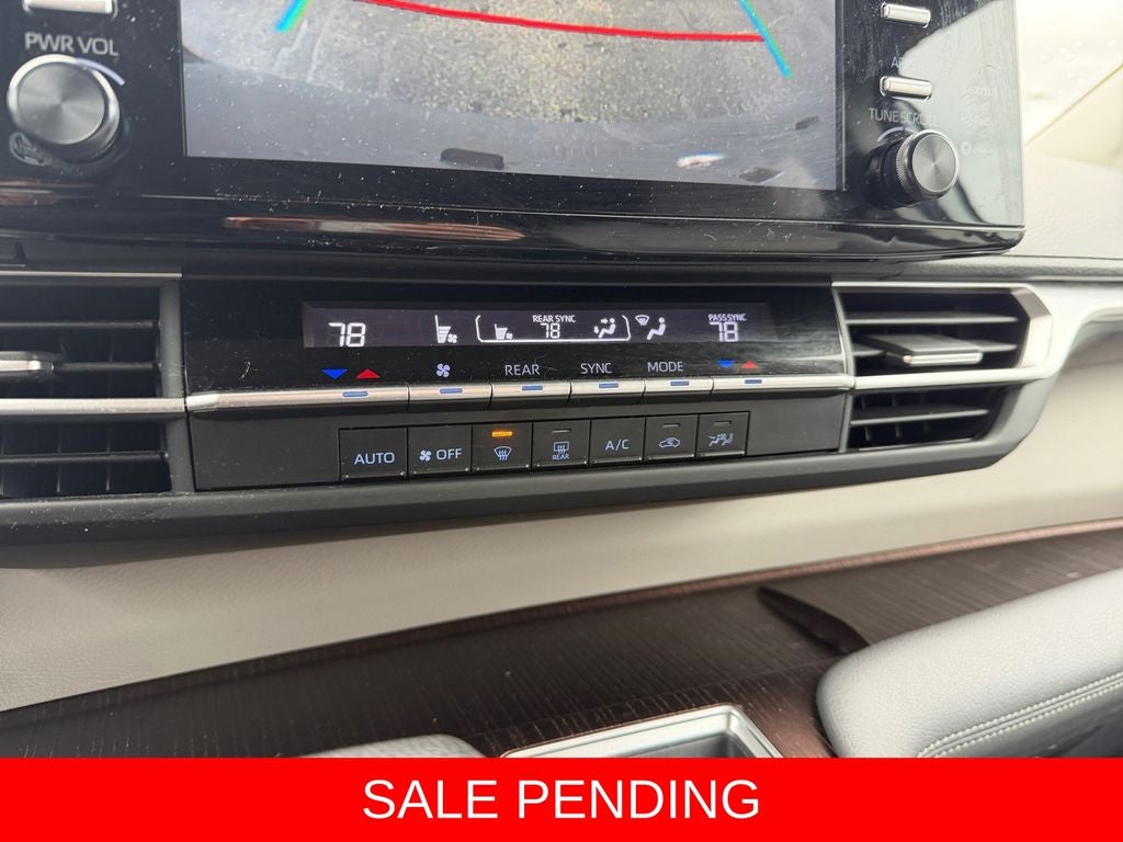 2022 Toyota Sienna LE 8 Passenger