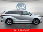 2022 Toyota Sienna LE 8 Passenger