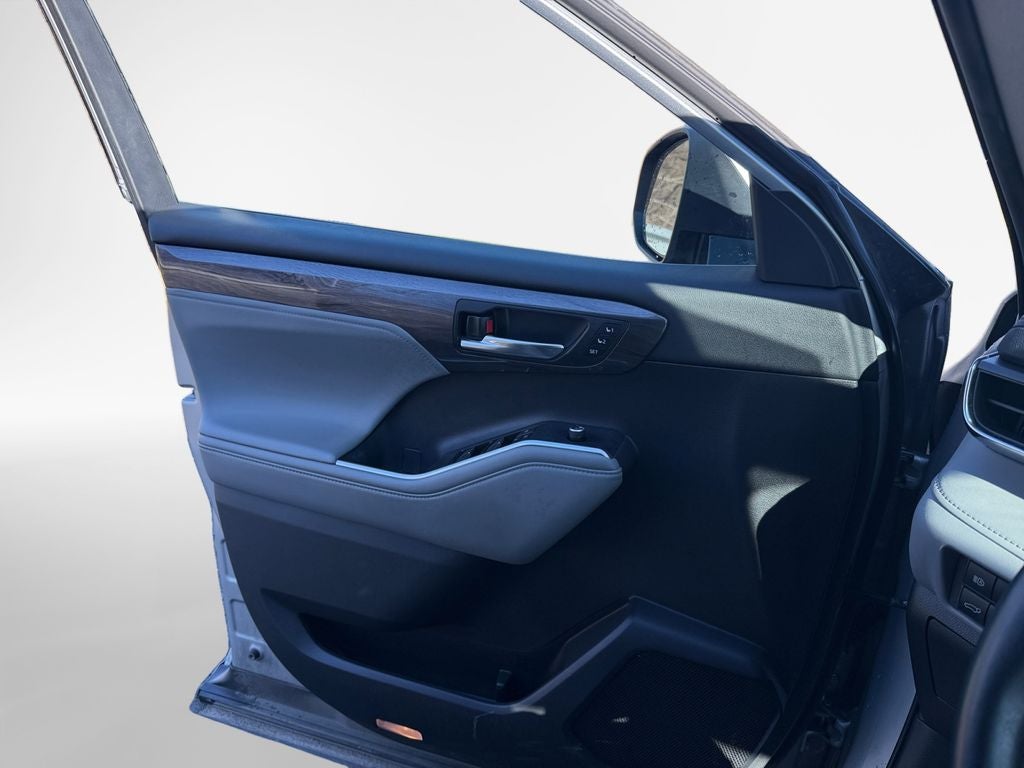 2022 Toyota Highlander Hybrid Limited