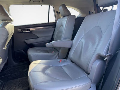 2022 Toyota Highlander Hybrid Limited