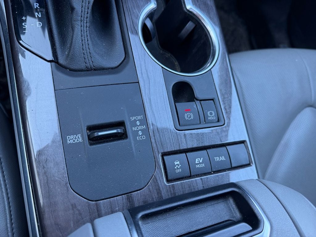 2022 Toyota Highlander Hybrid Limited