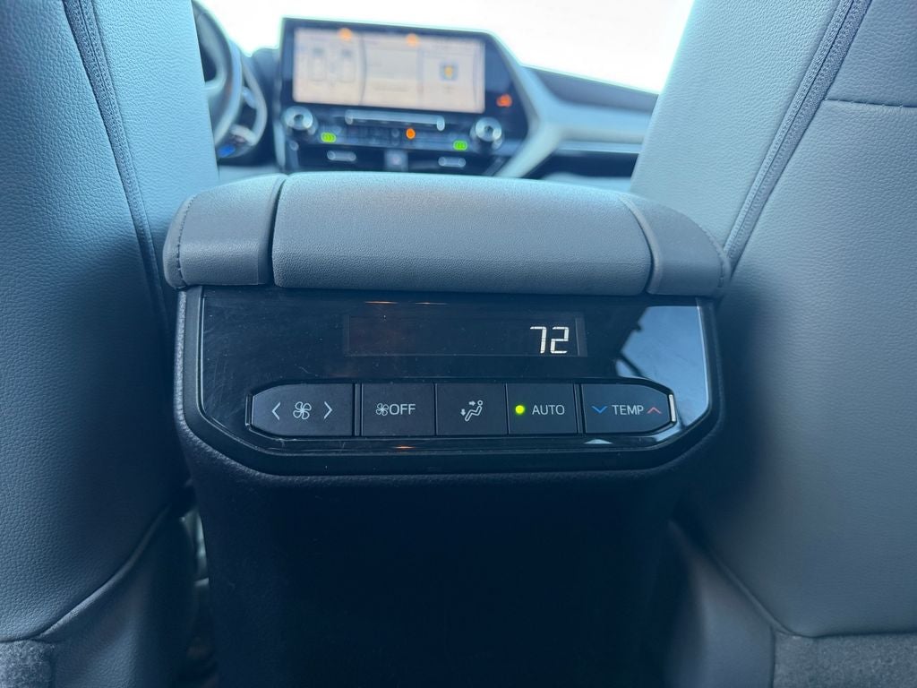 2022 Toyota Highlander Hybrid Limited