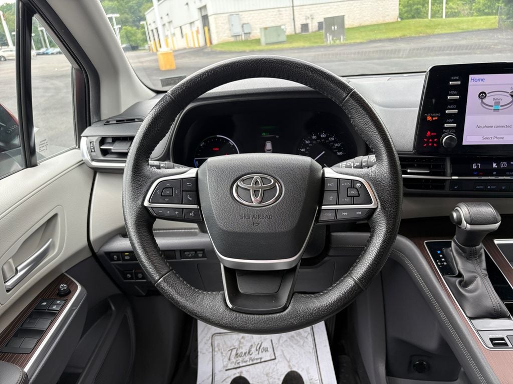 2022 Toyota Sienna XLE 8 Passenger