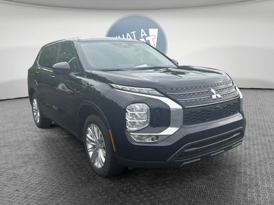 2024 Mitsubishi Outlander ES