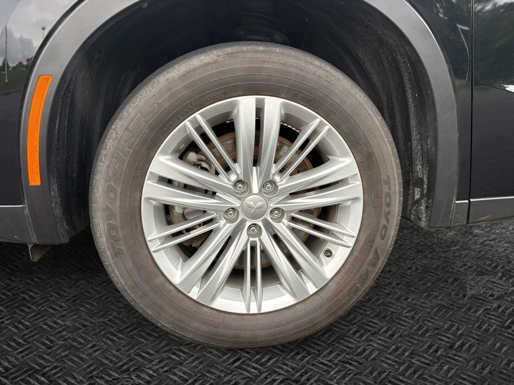 2024 Mitsubishi Outlander ES