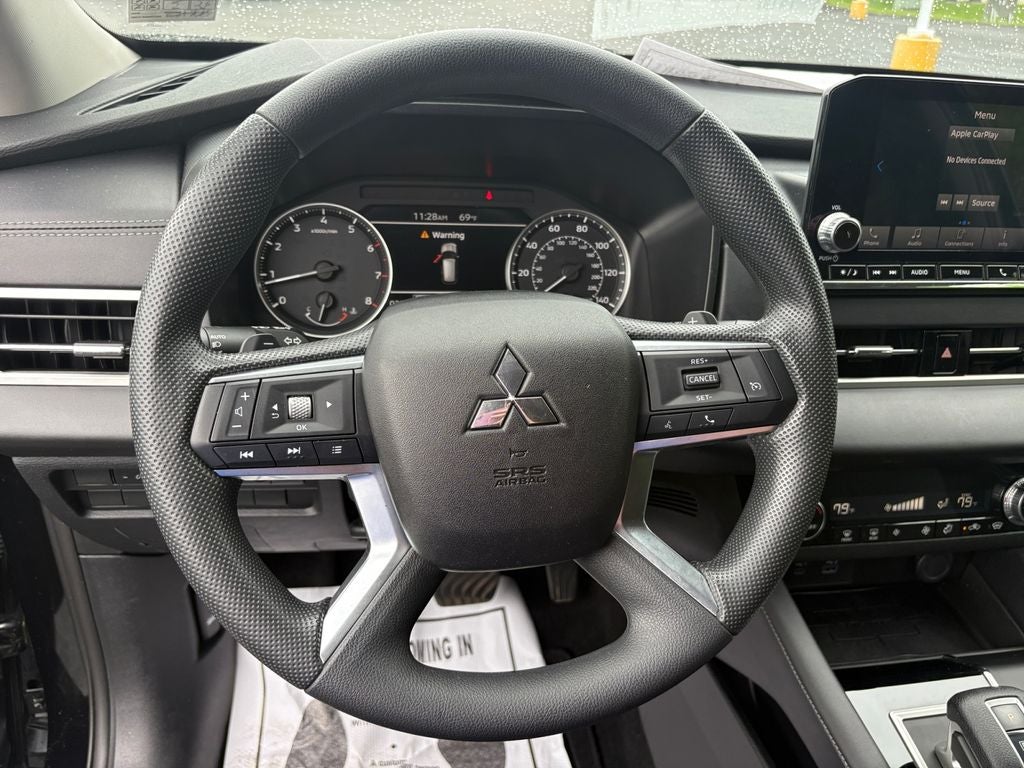 2024 Mitsubishi Outlander ES
