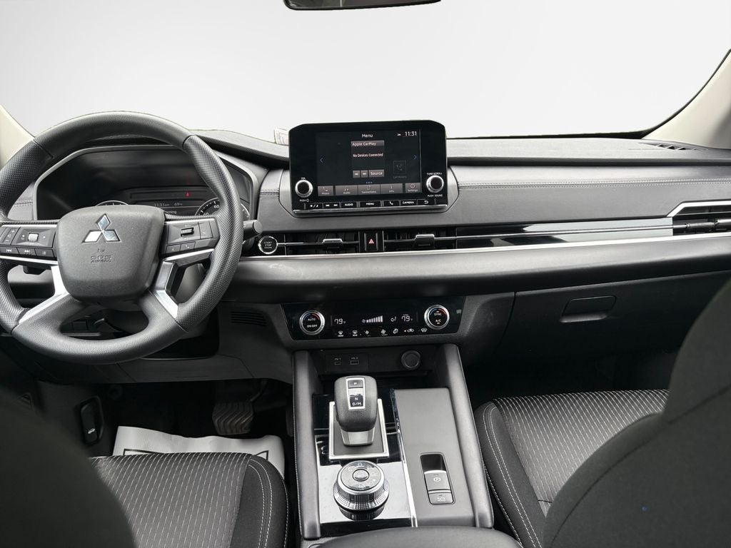2024 Mitsubishi Outlander ES