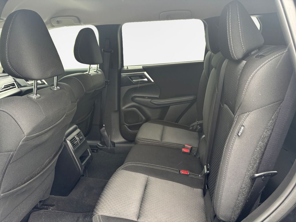 2024 Mitsubishi Outlander ES