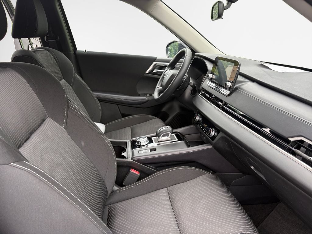 2024 Mitsubishi Outlander ES