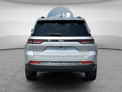 2025 Jeep Grand Cherokee Base