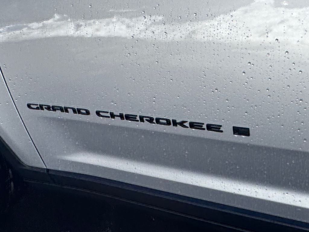 2026 Jeep Grand Cherokee Laredo