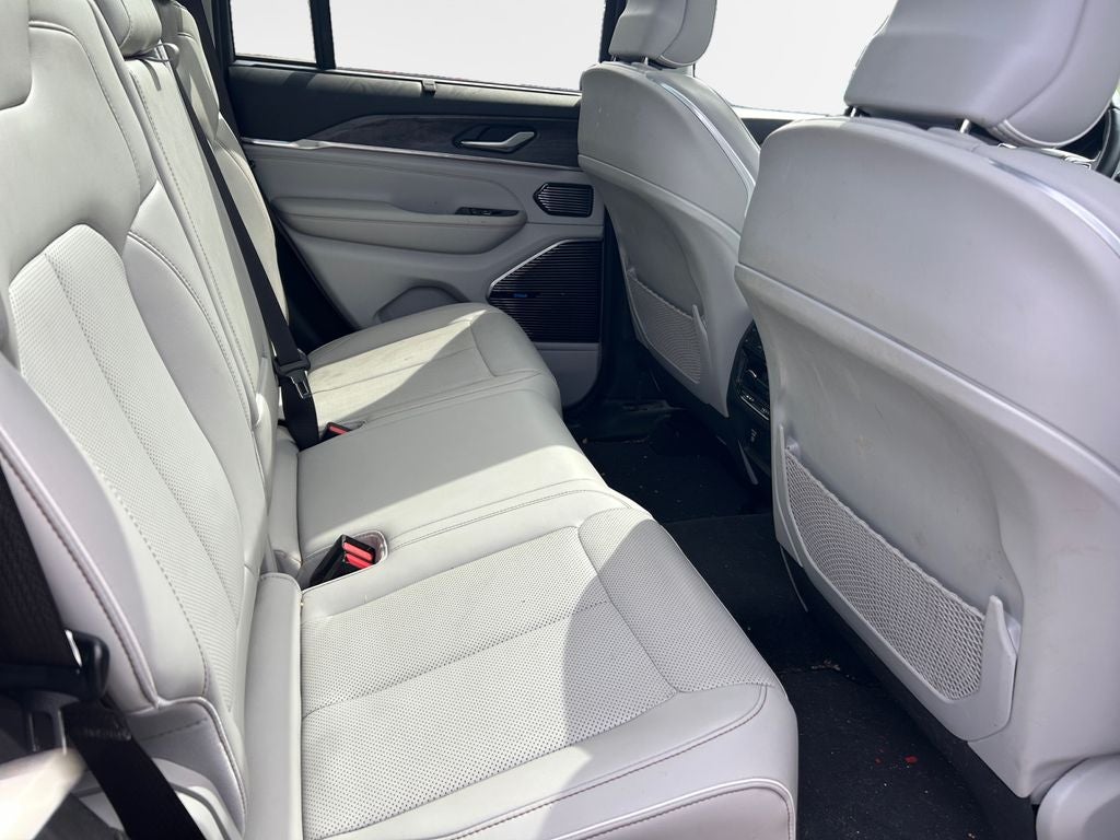 2022 Jeep Grand Cherokee Overland